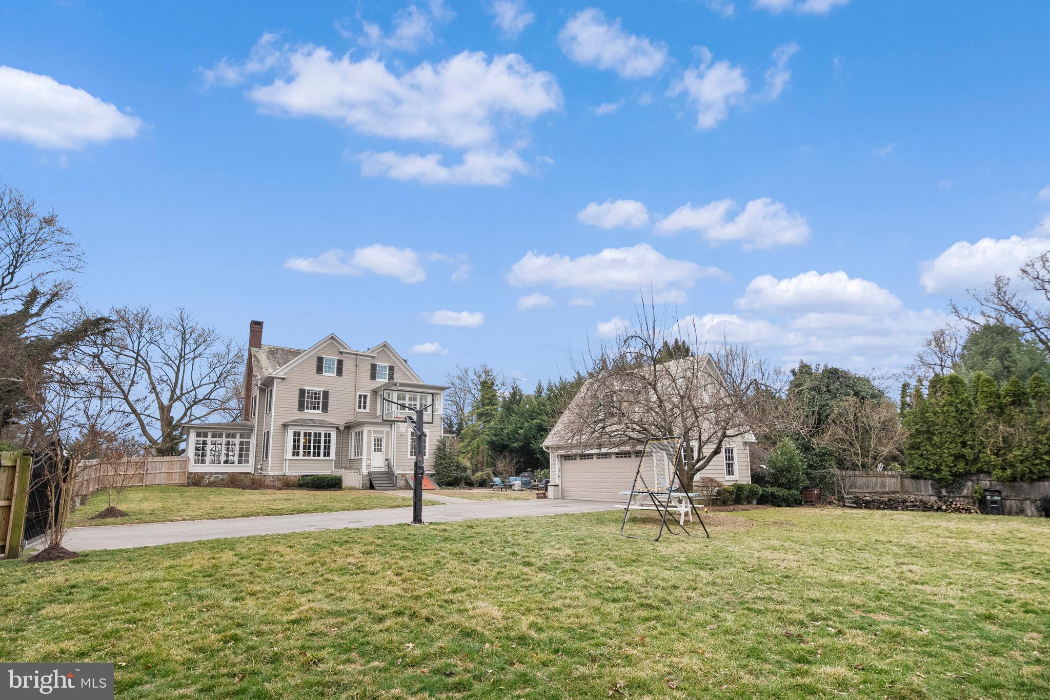 NORTH ROLAND PARK - Residential