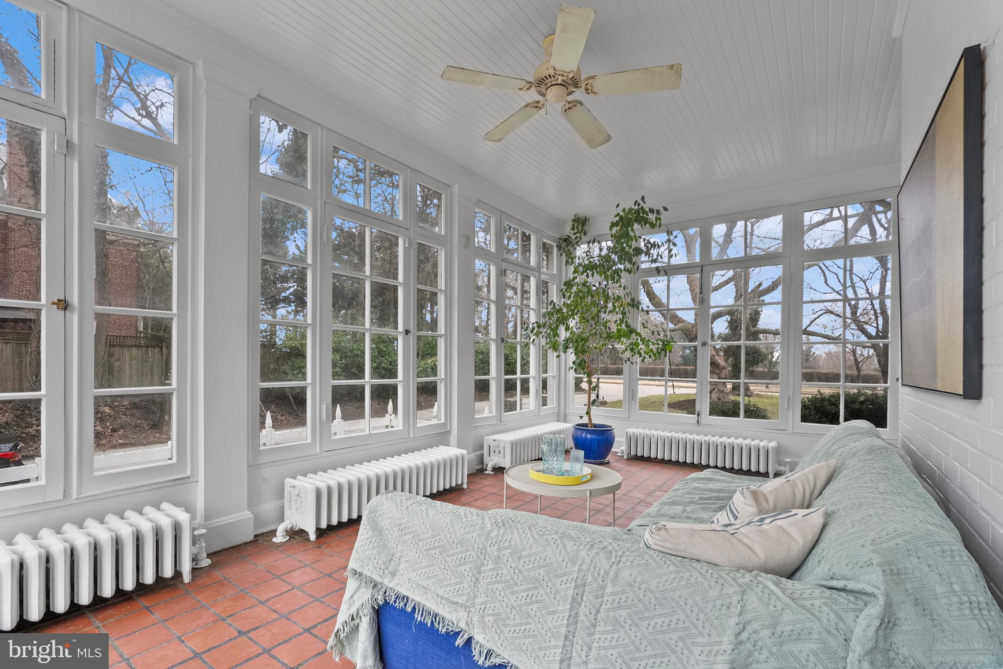 NORTH ROLAND PARK - Residential