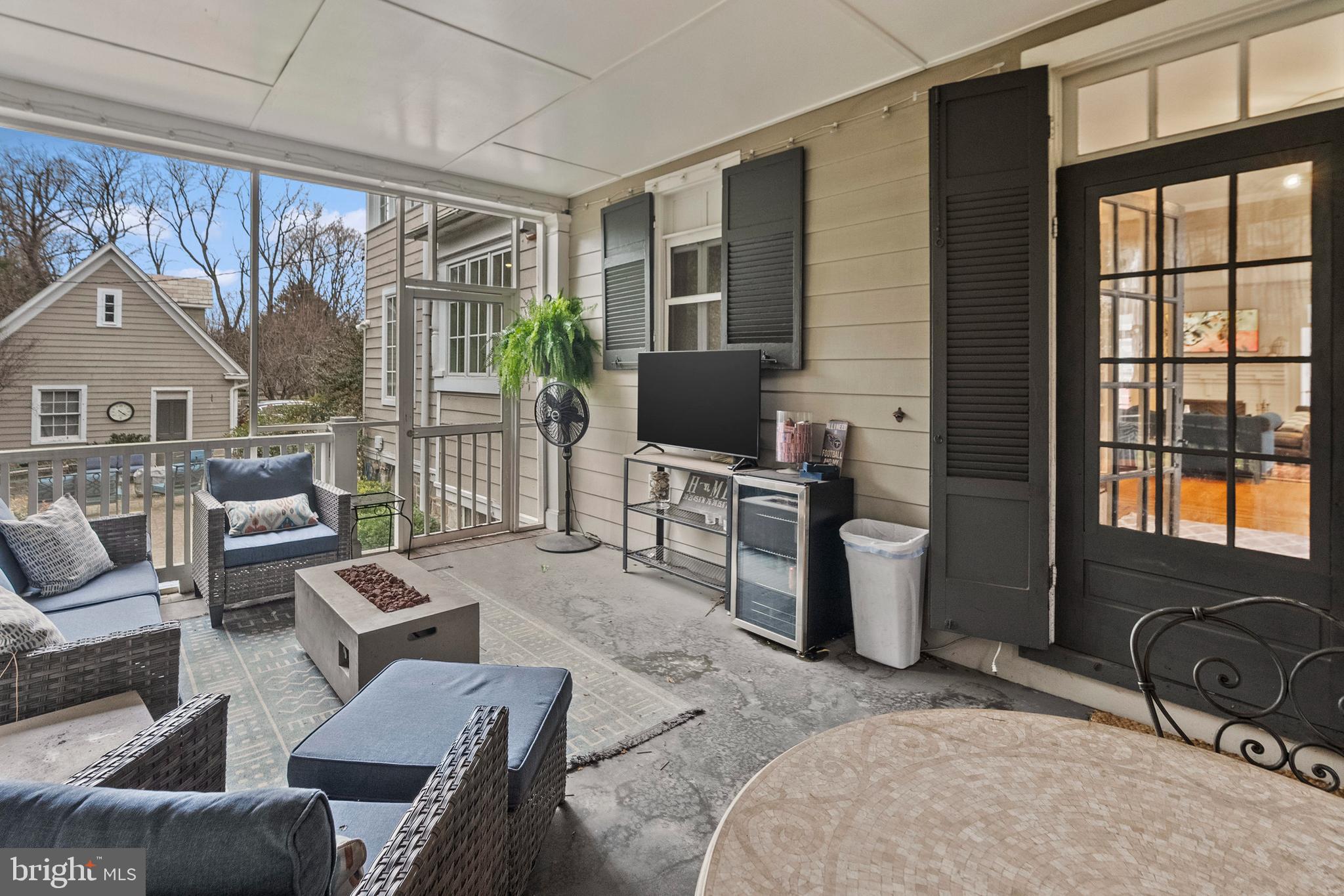 NORTH ROLAND PARK - Residential