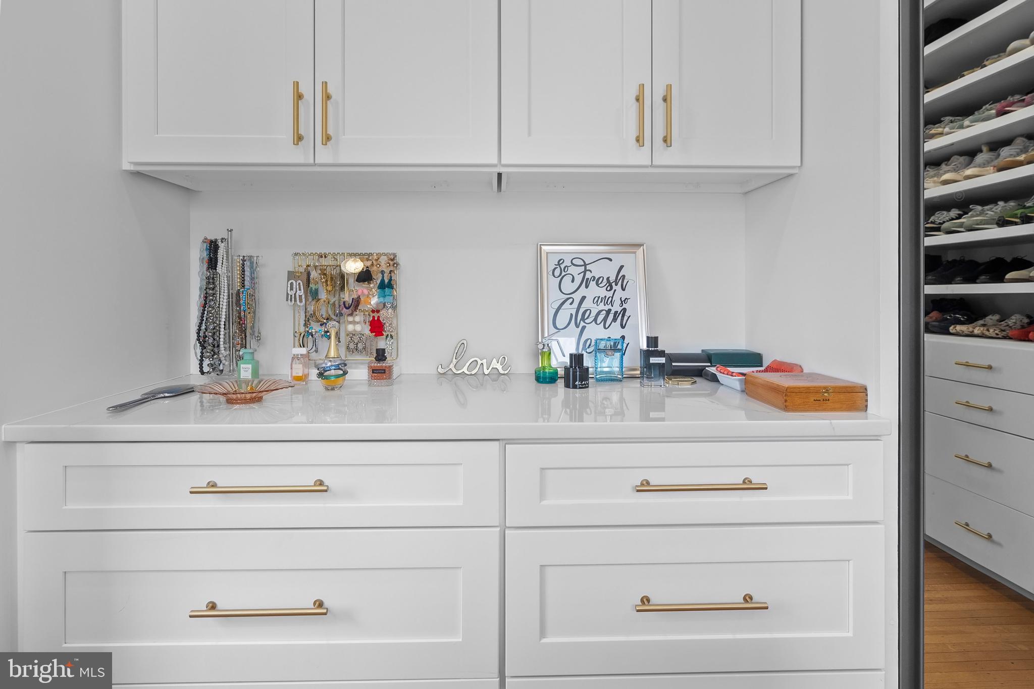 NORTH ROLAND PARK - Residential