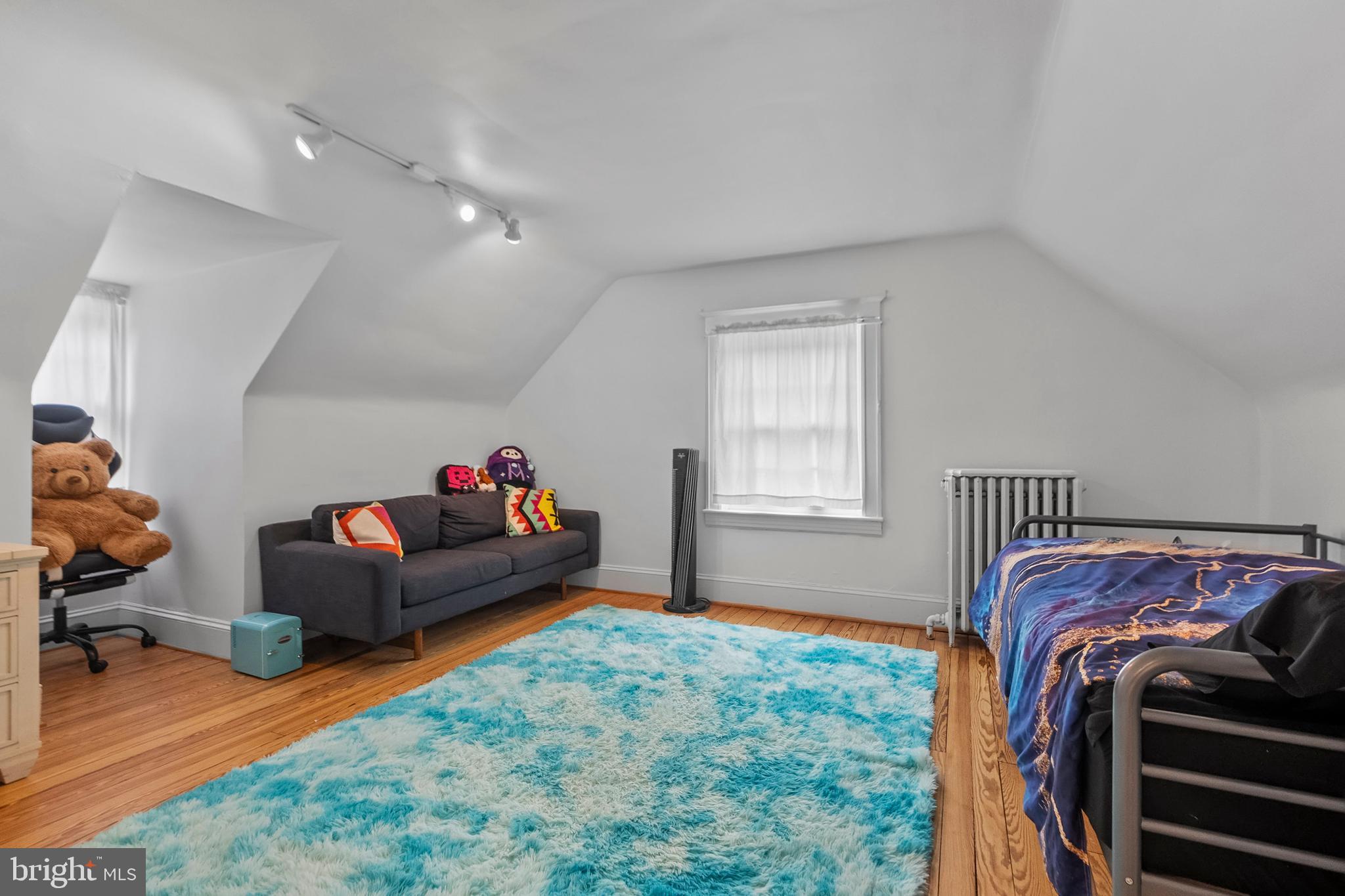 NORTH ROLAND PARK - Residential