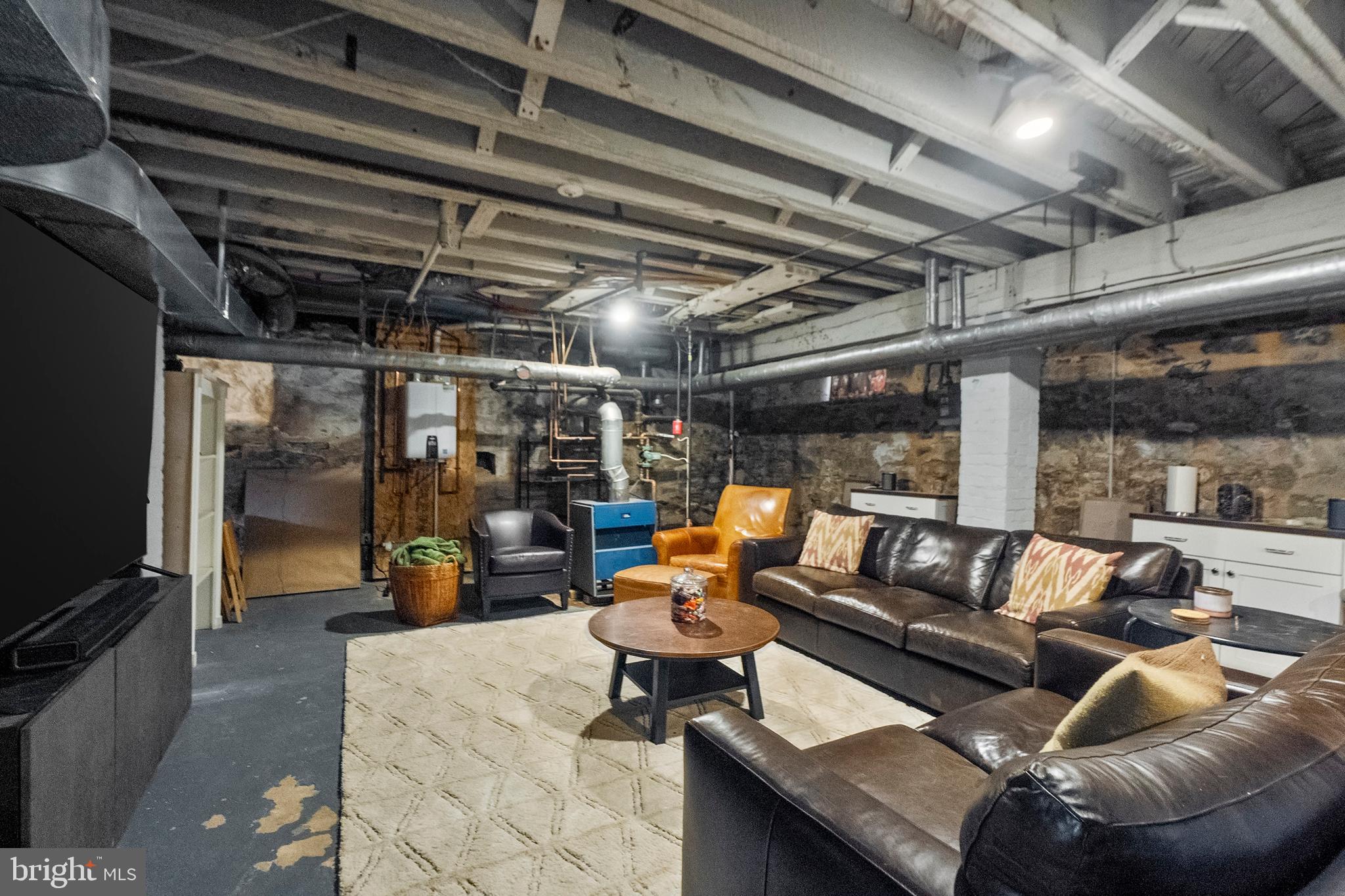 NORTH ROLAND PARK - Residential