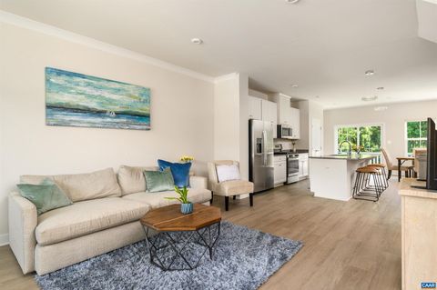 Townhouse For Sale - 1942 Lois Ln Ln<br/> CHARLOTTESVILLE, VA 22911