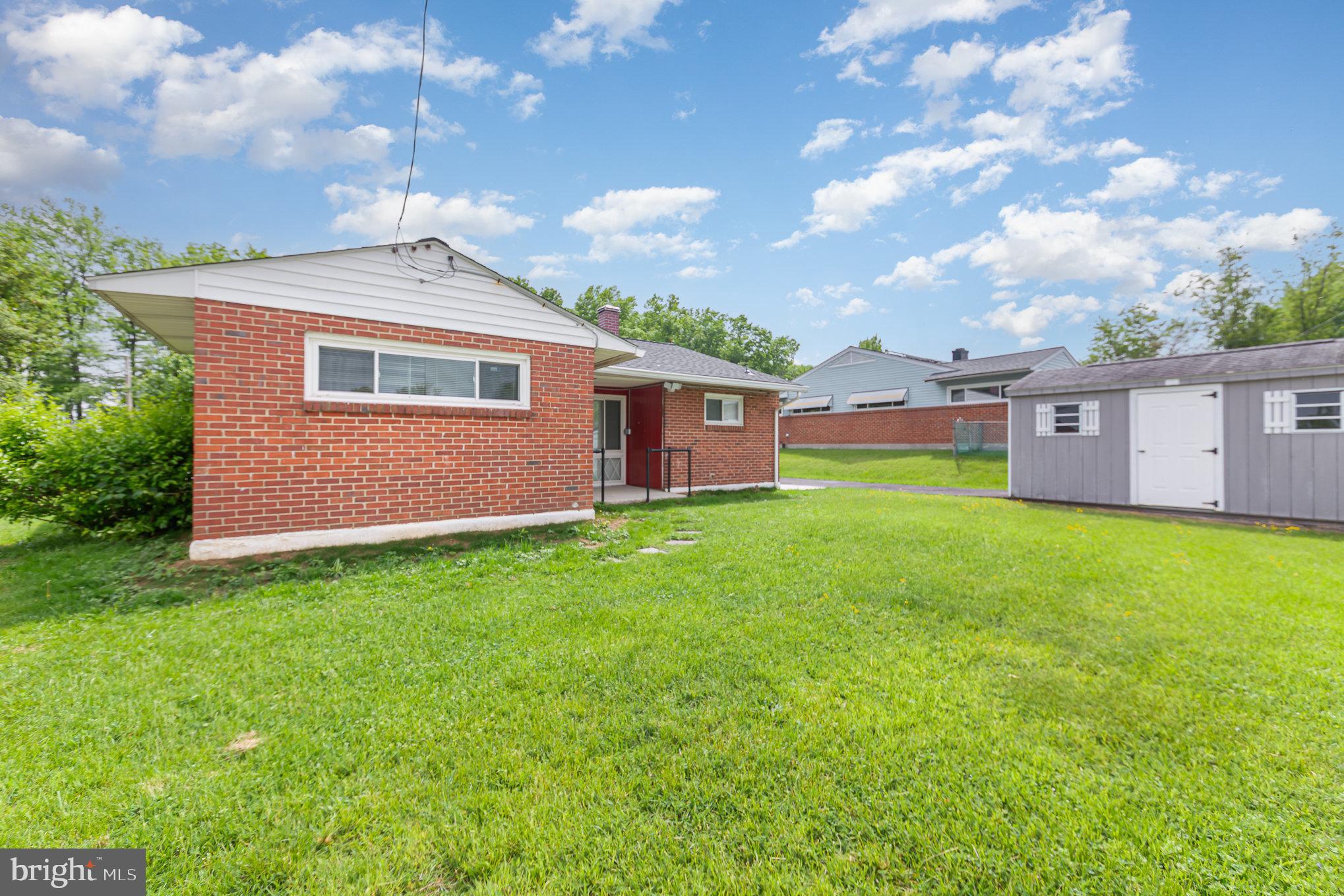 2464 WOODCROFT ROAD