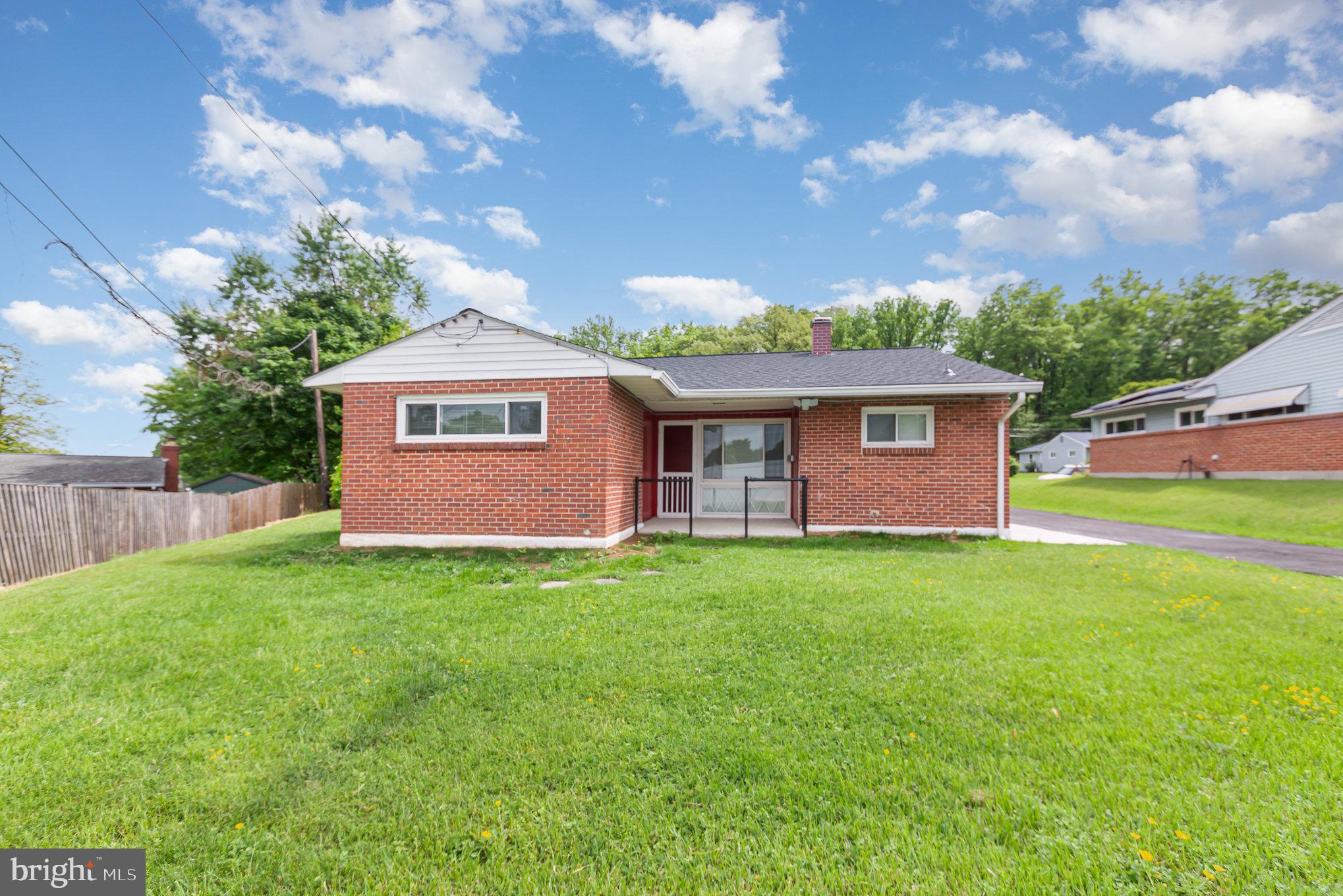 2464 WOODCROFT ROAD