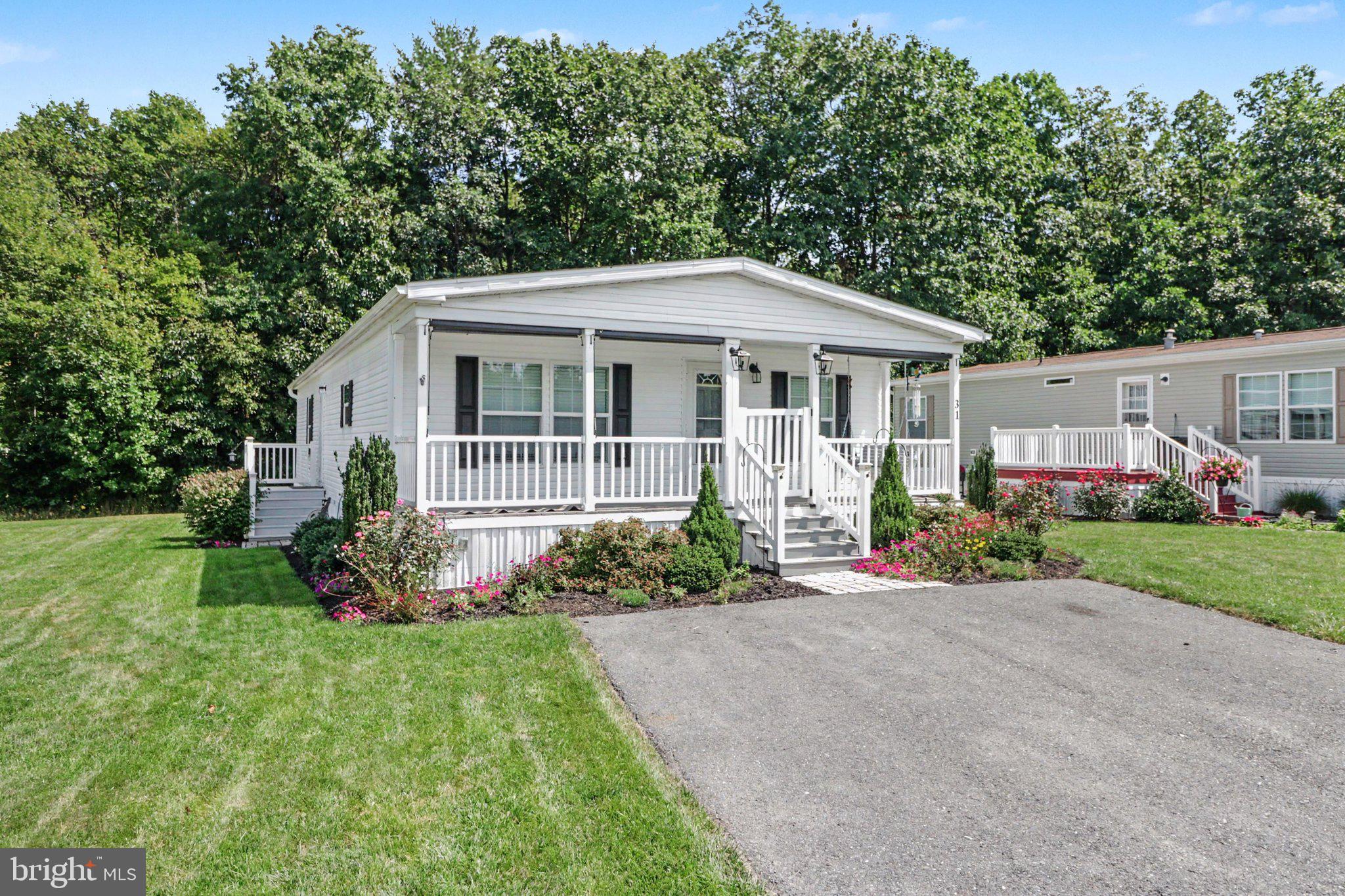 31 MEADOWVIEW DRIVE