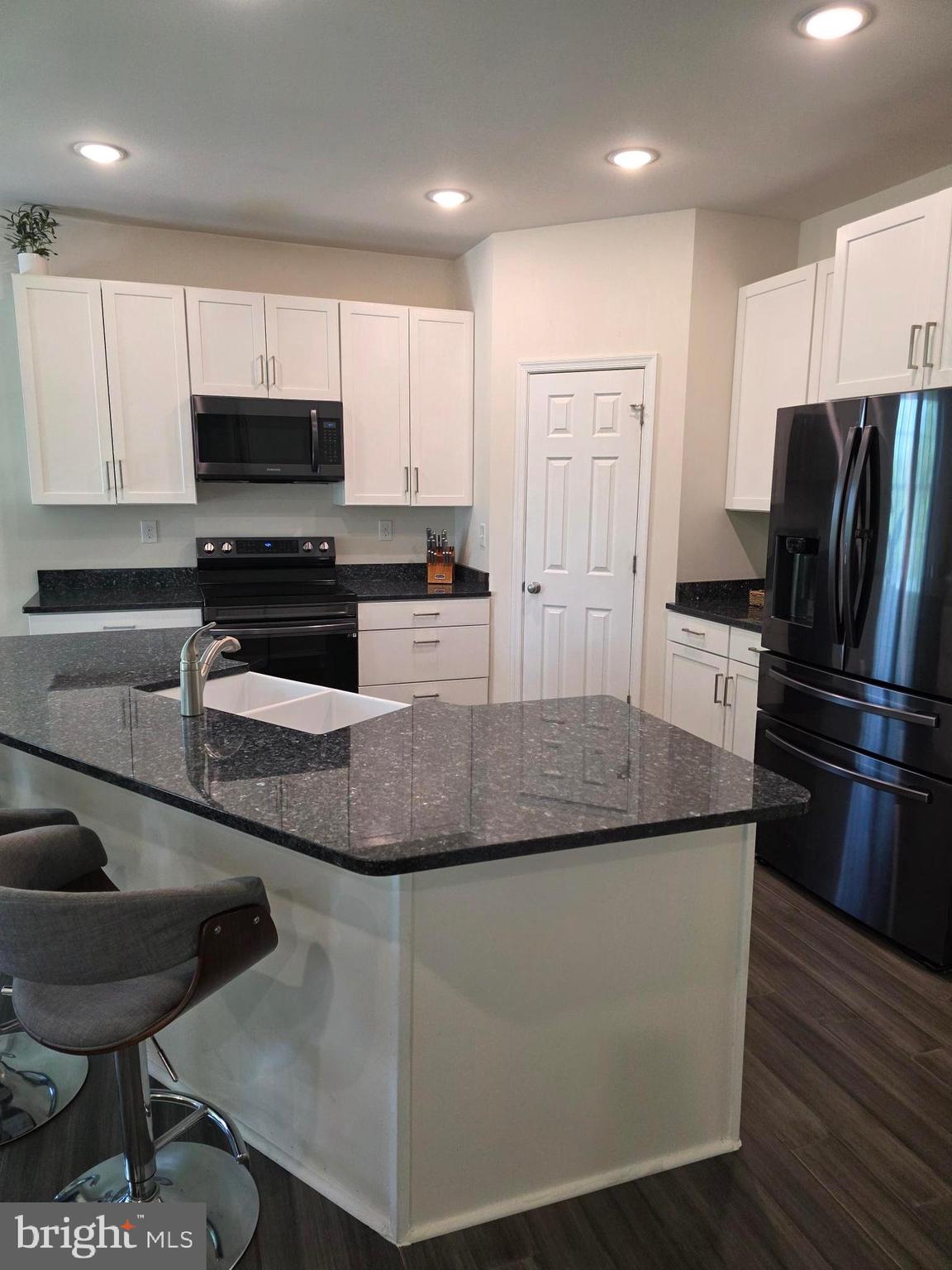 AVON BEND - Residential