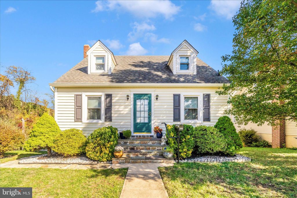 Photo of 5627 Oakland Road, BALTIMORE, MD 21227 (MLS # MDBC2143288)