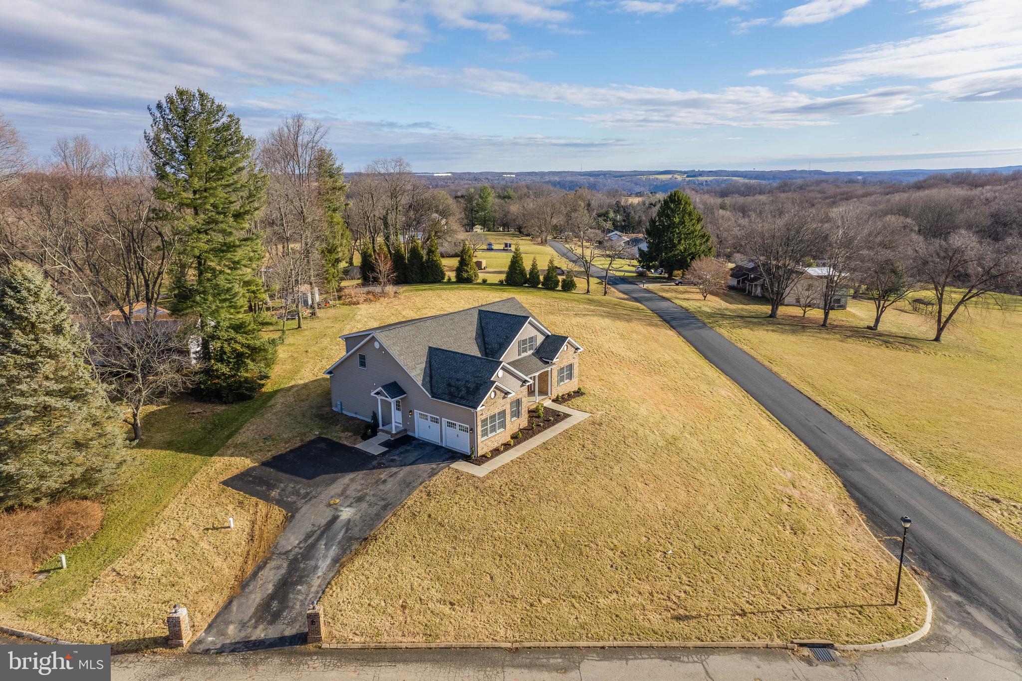 QUAKER HILLS - Residential