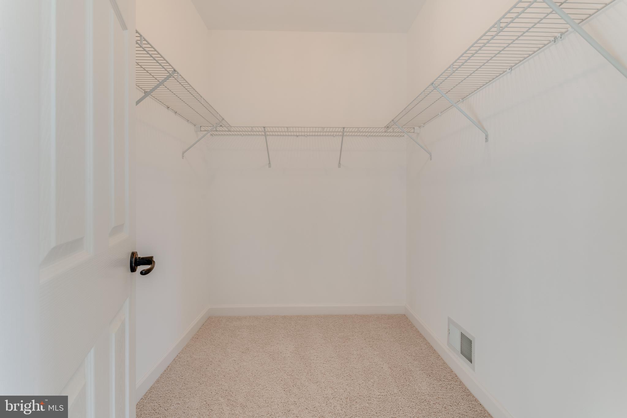 QUAKER HILLS - Residential