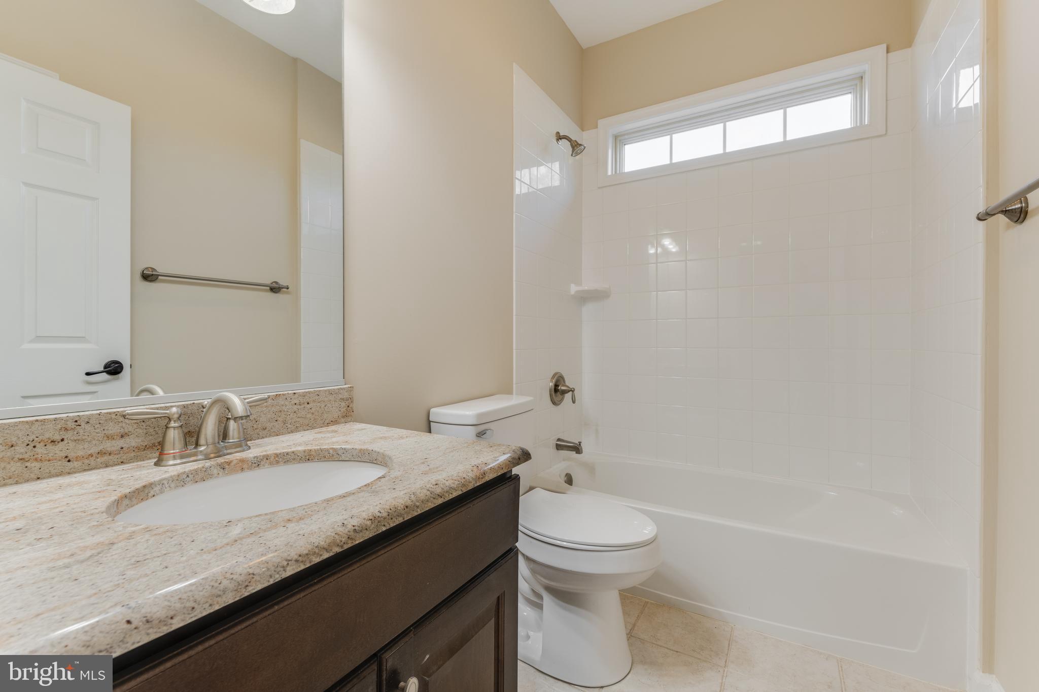 QUAKER HILLS - Residential