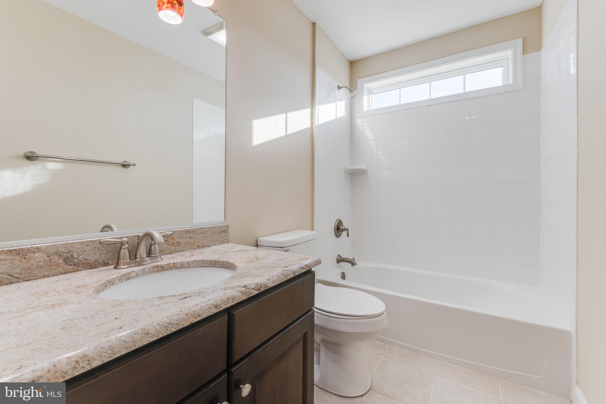 QUAKER HILLS - Residential