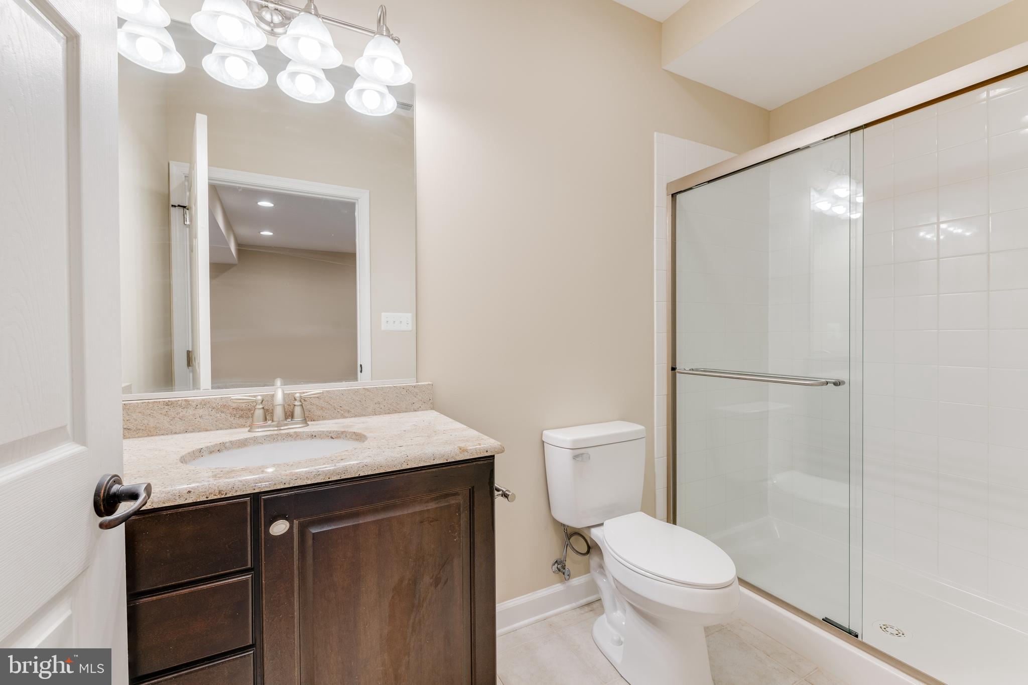 QUAKER HILLS - Residential