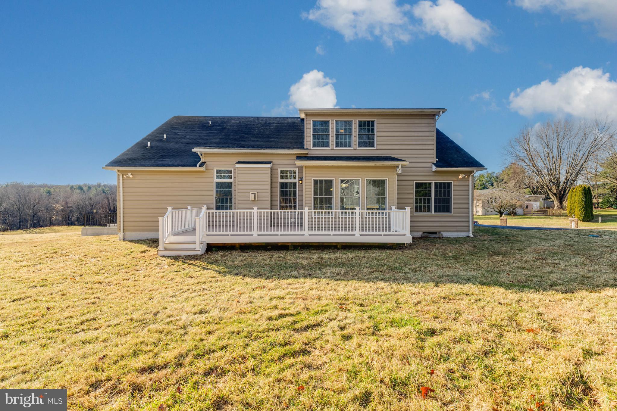 QUAKER HILLS - Residential