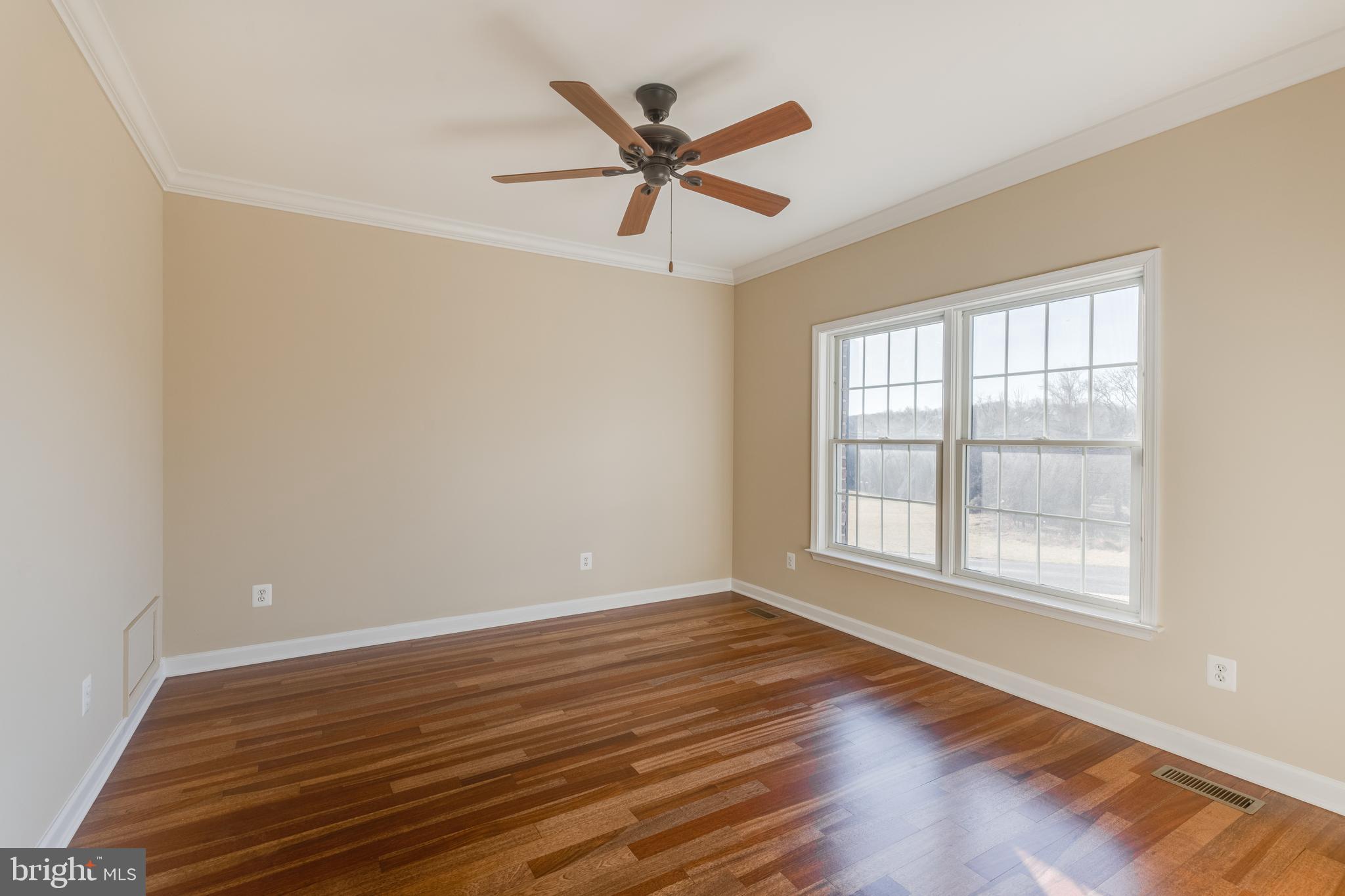 QUAKER HILLS - Residential