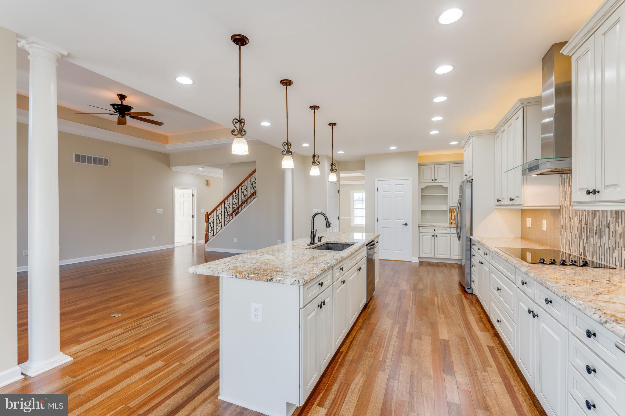 QUAKER HILLS - Residential