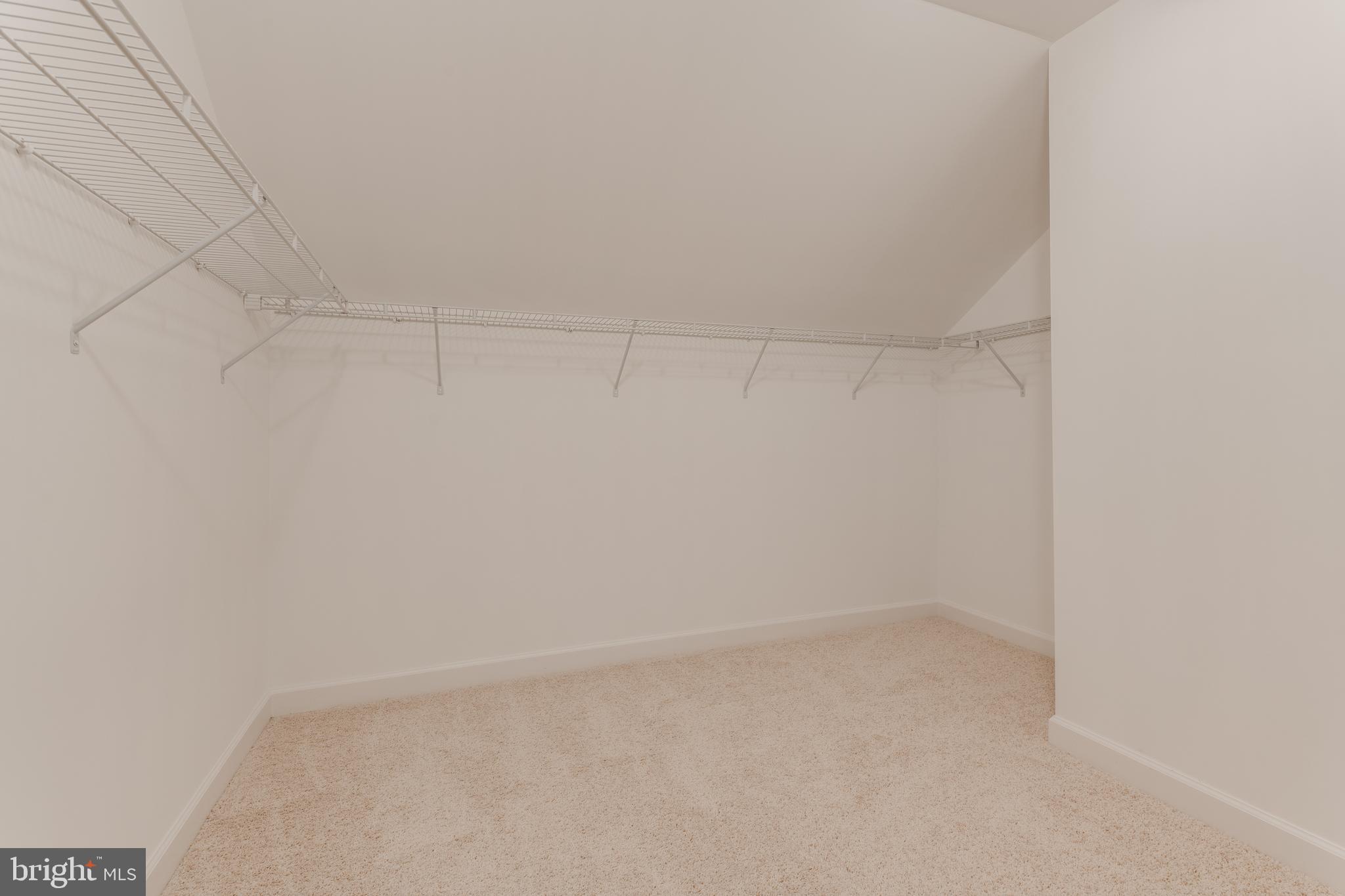 QUAKER HILLS - Residential