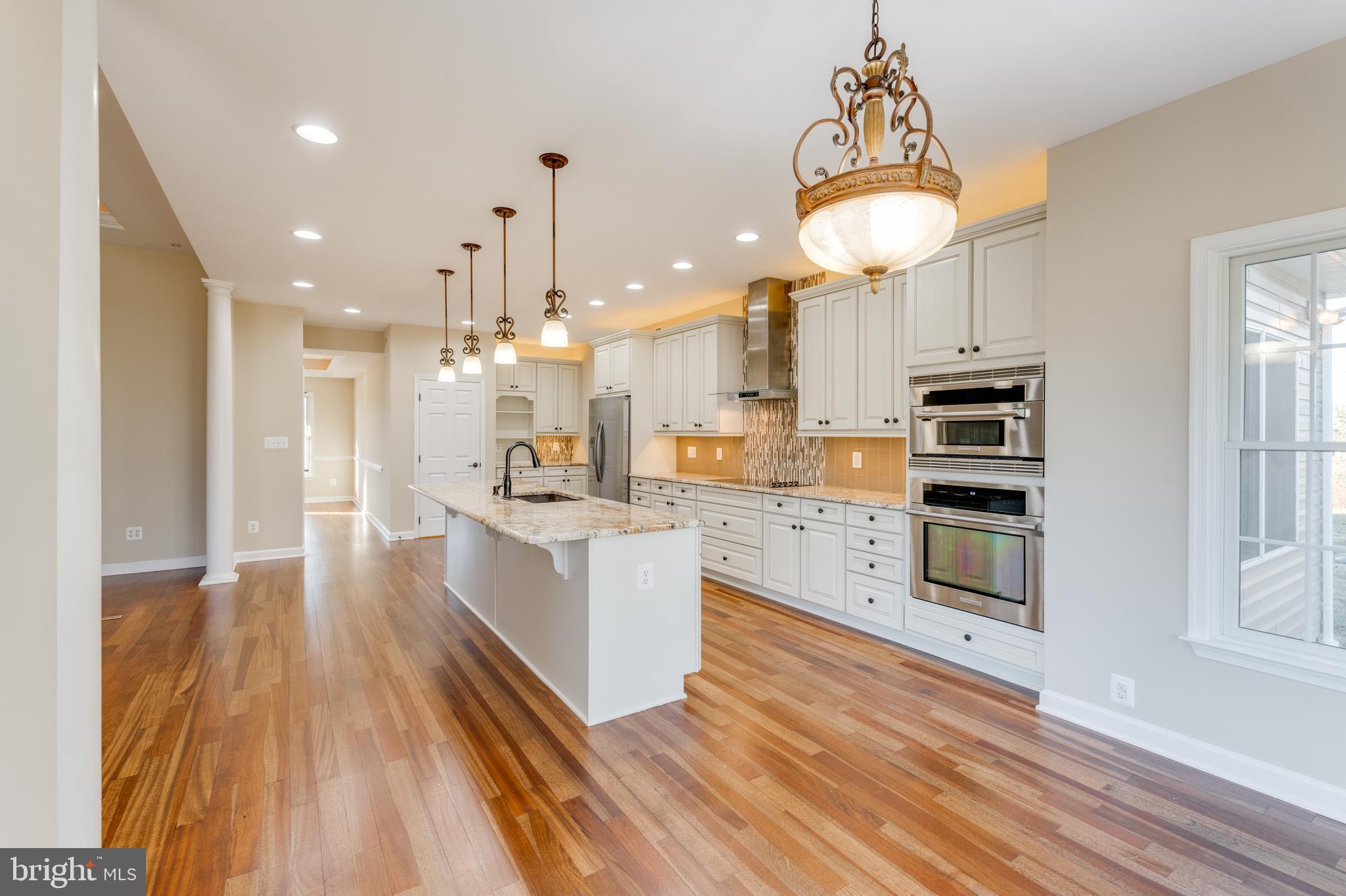 QUAKER HILLS - Residential