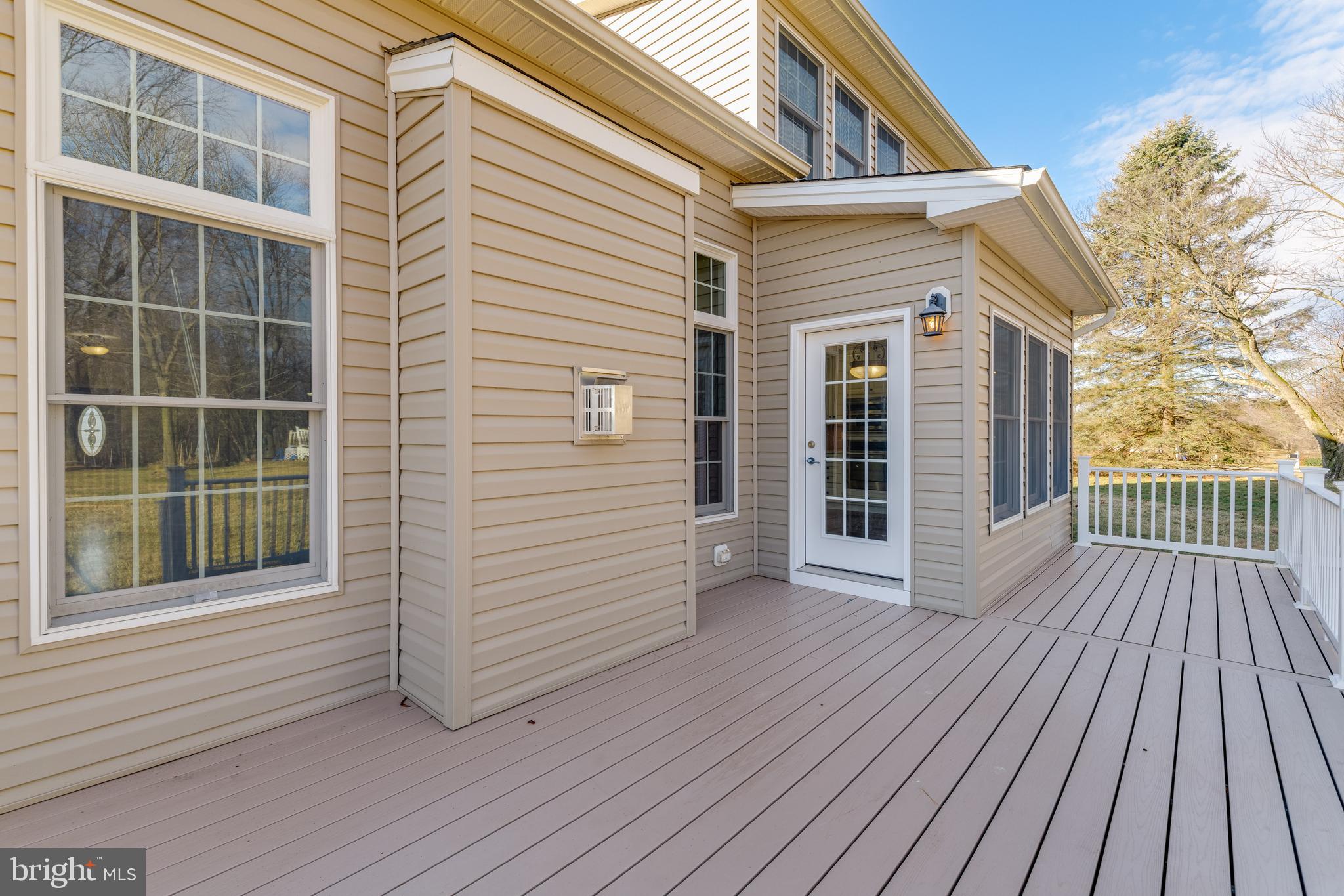 QUAKER HILLS - Residential