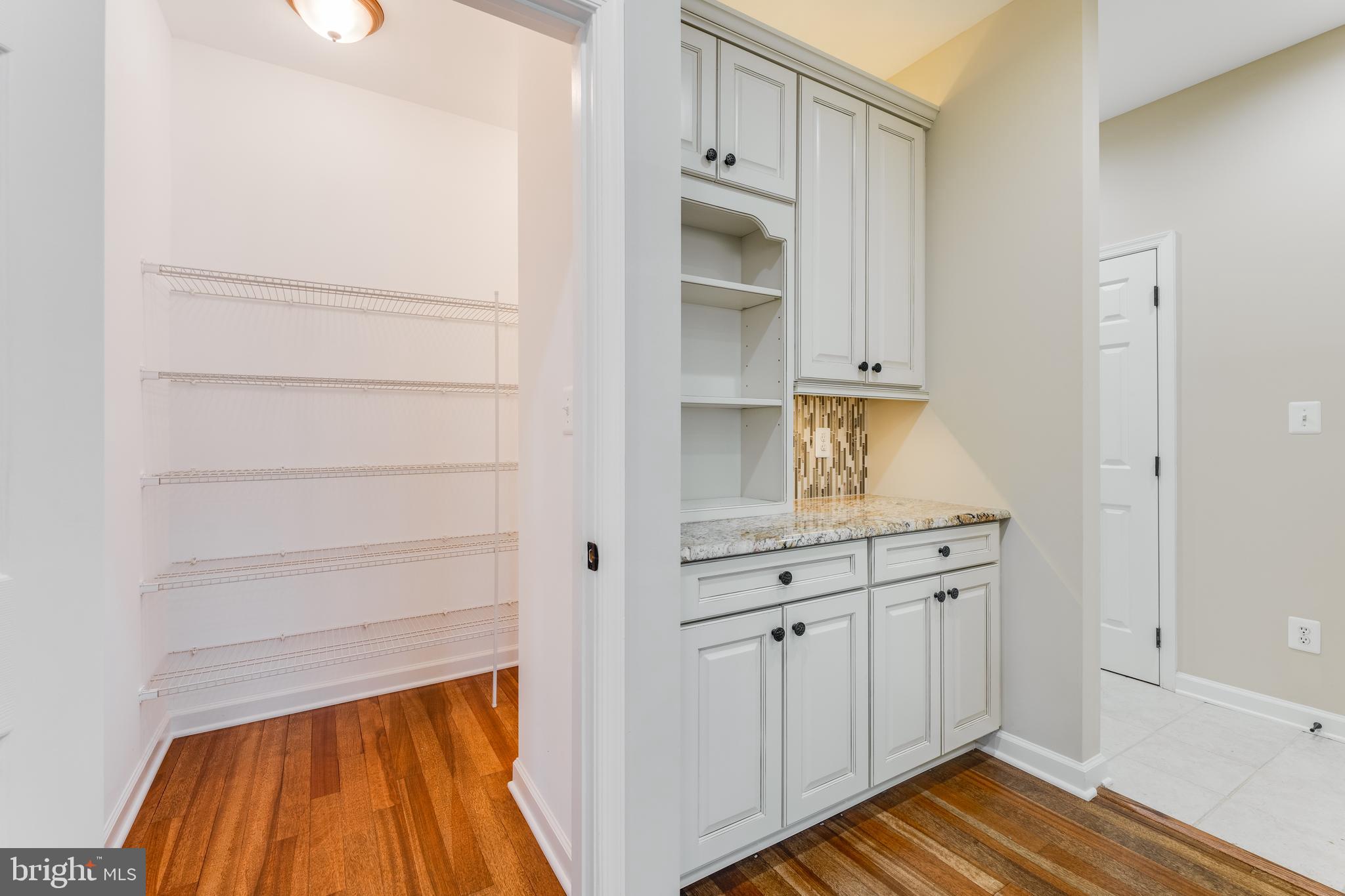 QUAKER HILLS - Residential