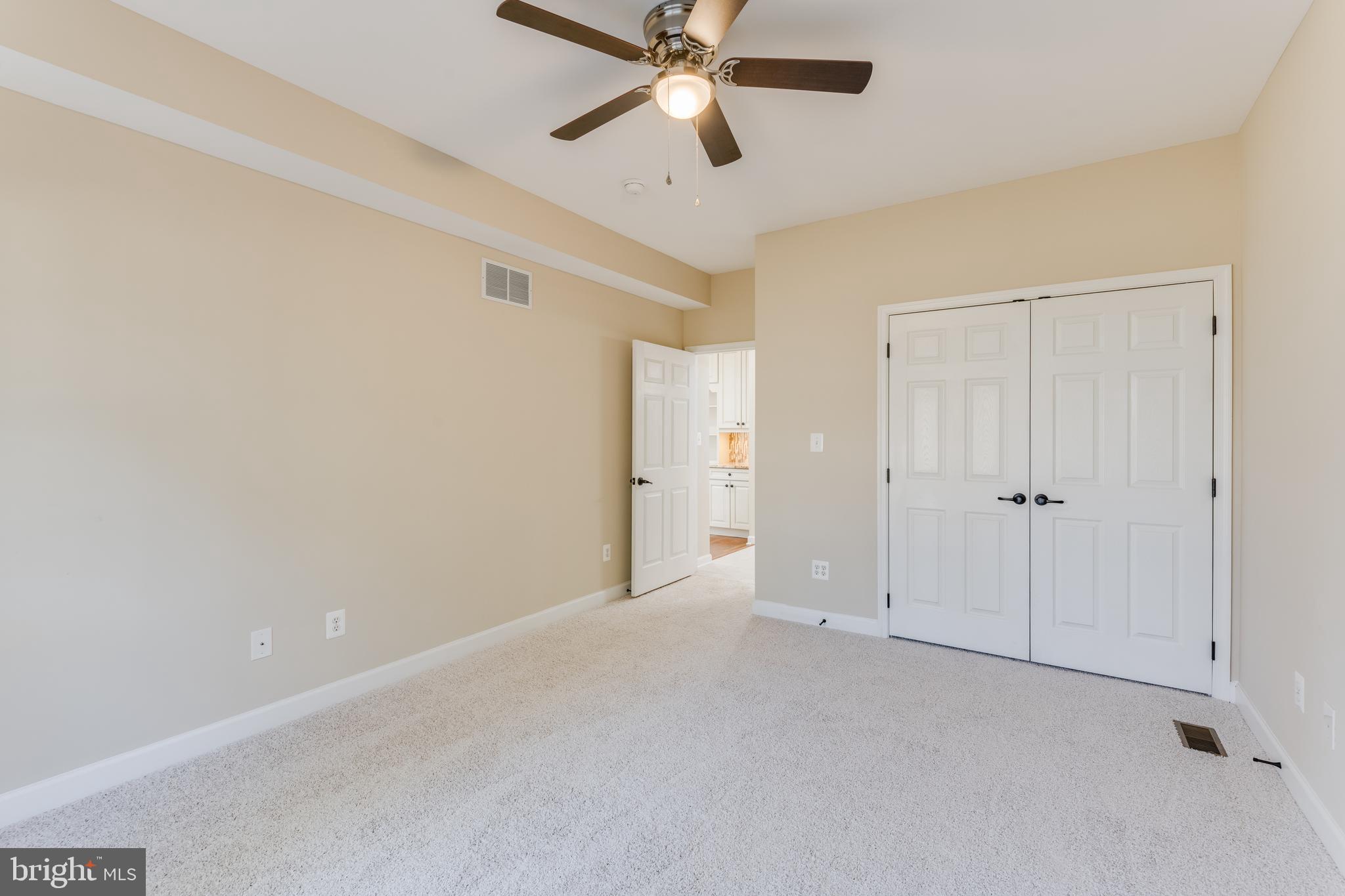 QUAKER HILLS - Residential