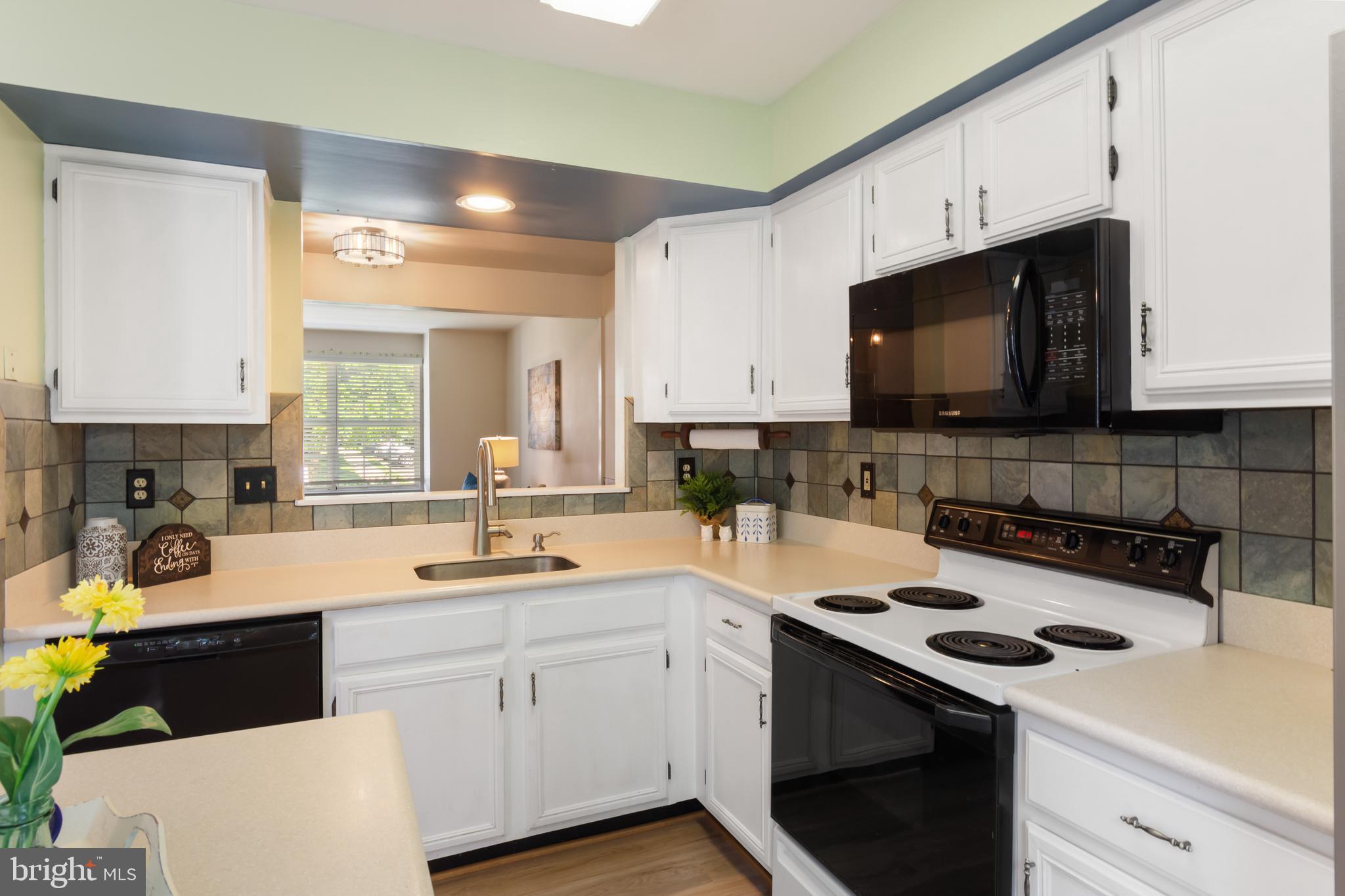 HUNTERS CROSSING - Residential