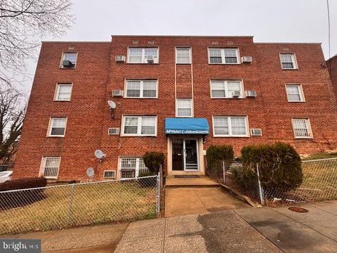Photo of 44 49th Street SE #302, WASHINGTON, DC 20019 (MLS # DCDC2240658)