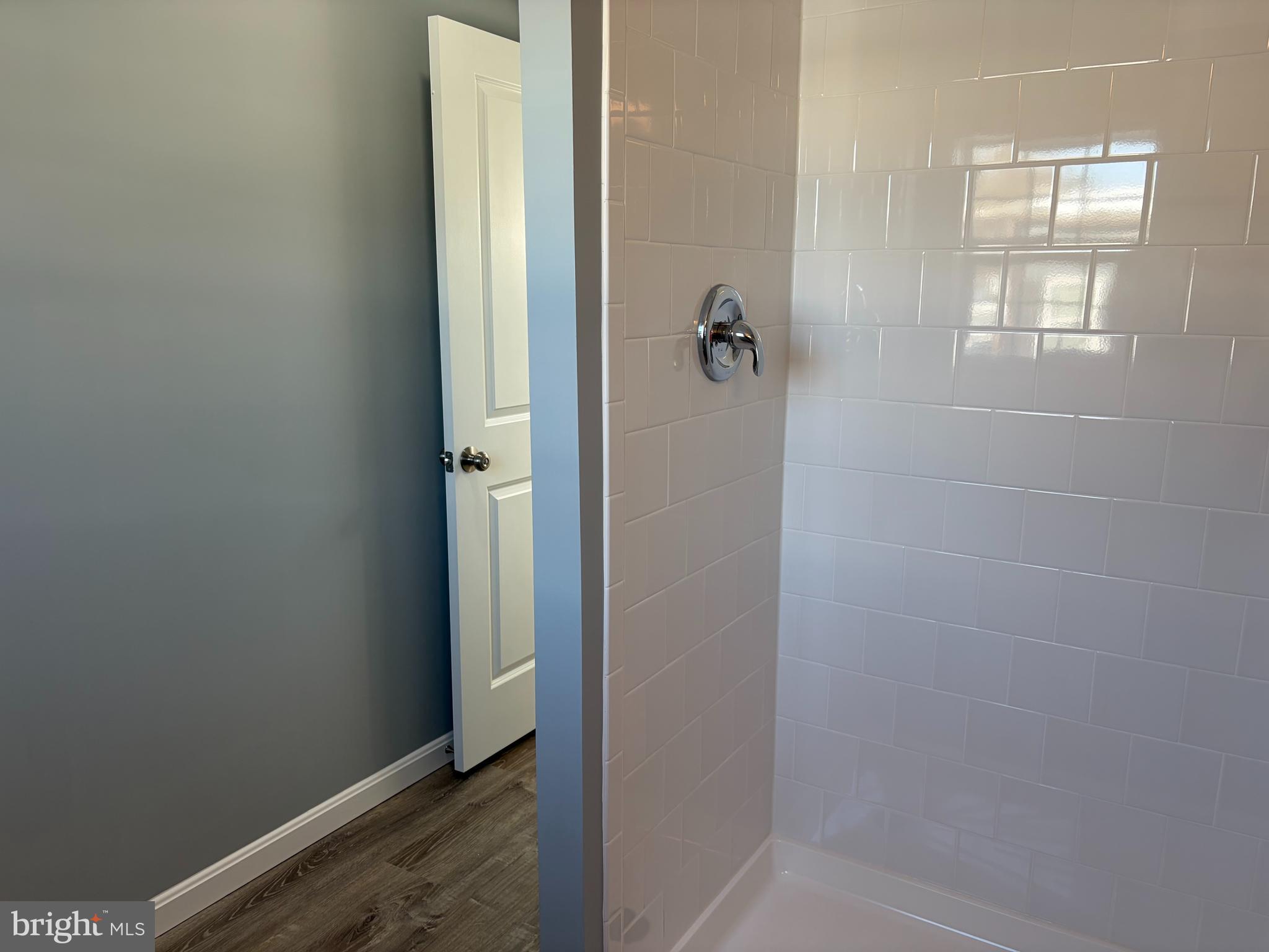 BISCAYNE BAY VILLAGE - Residential