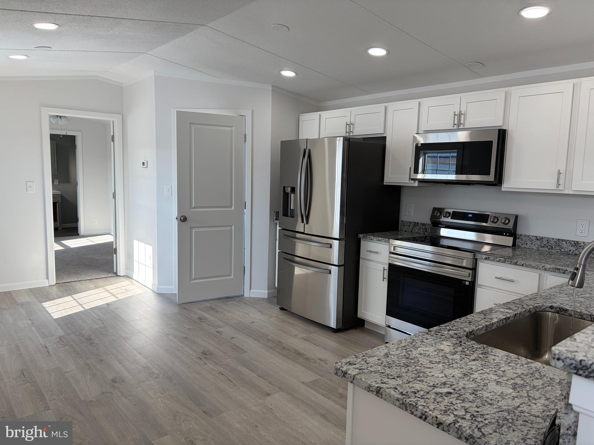 BISCAYNE BAY VILLAGE - Residential