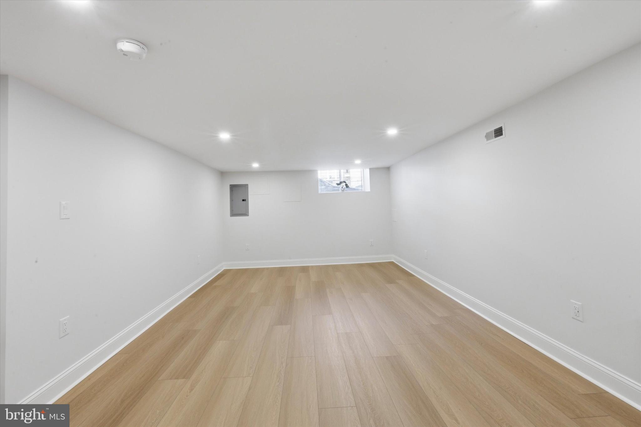 LOWER MOYAMENSING - Residential