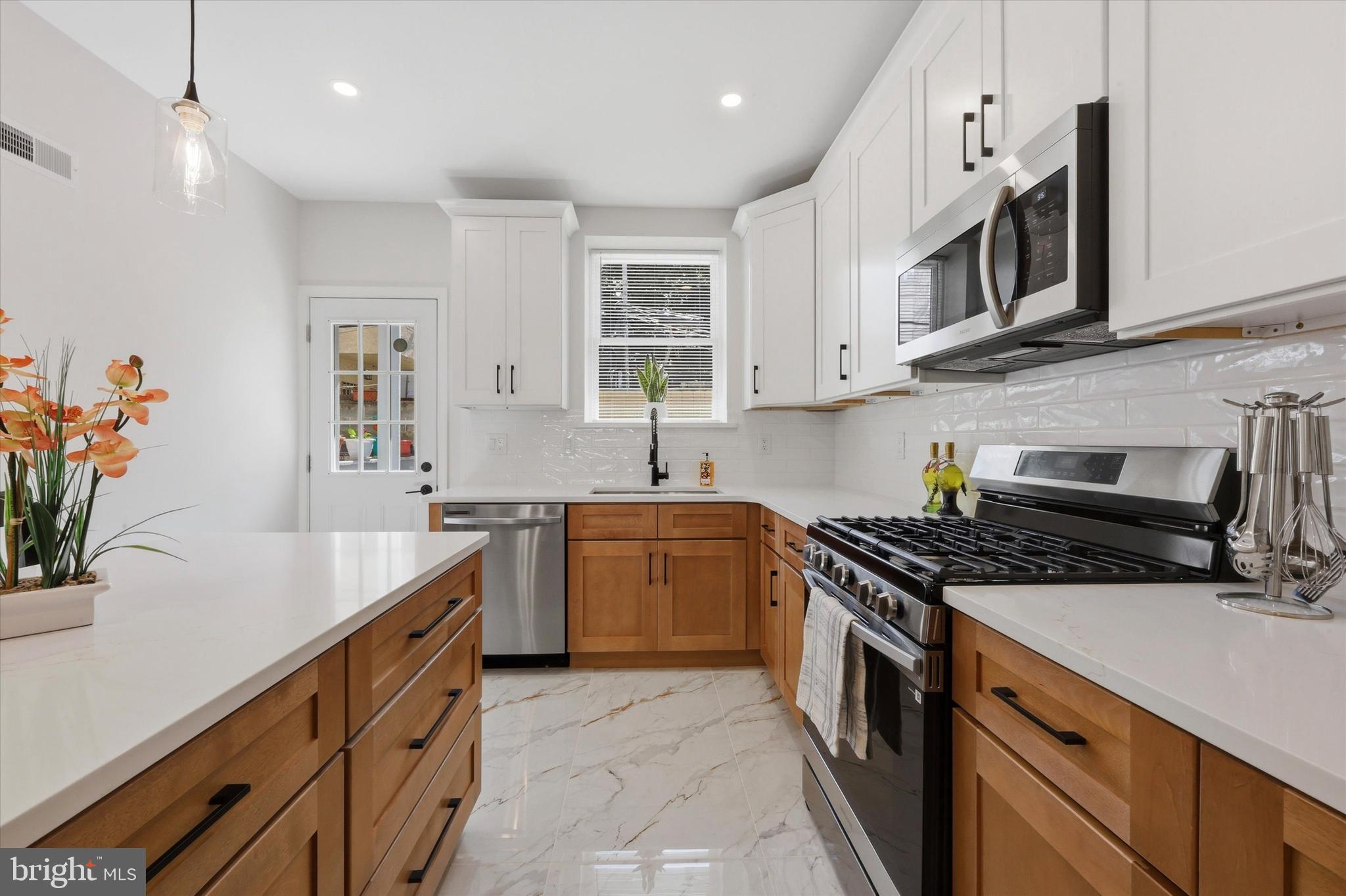 LOWER MOYAMENSING - Residential