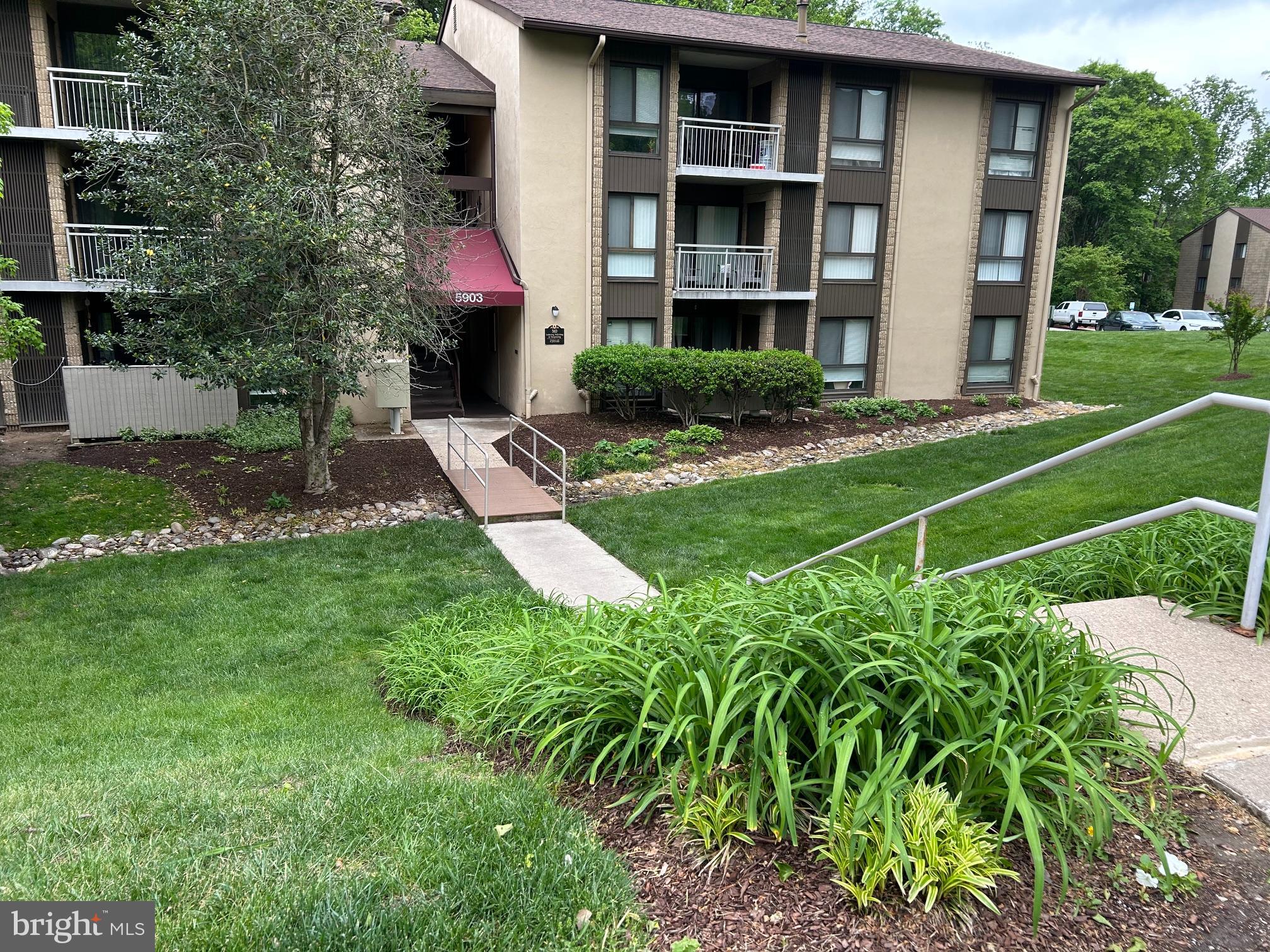 VILLAGE OF LONG REACH - Residential