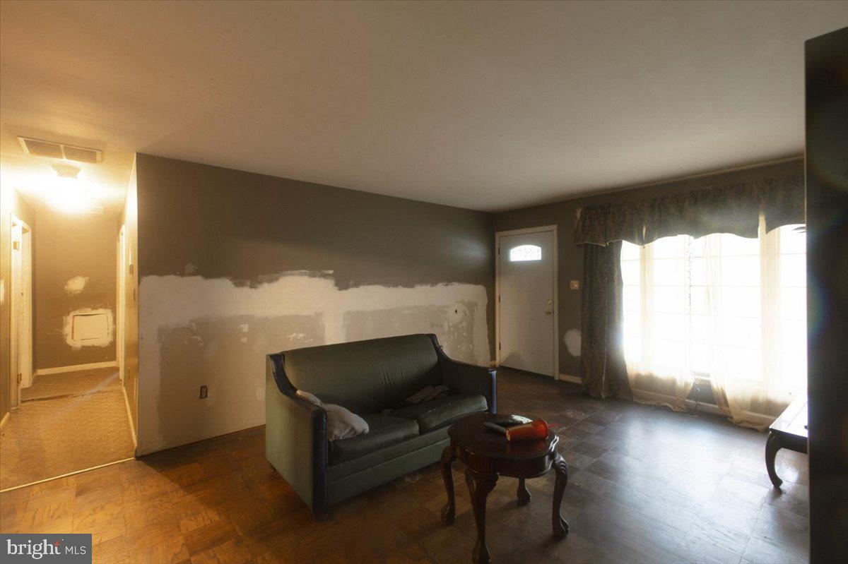 SNOWDEN OAKS - Residential