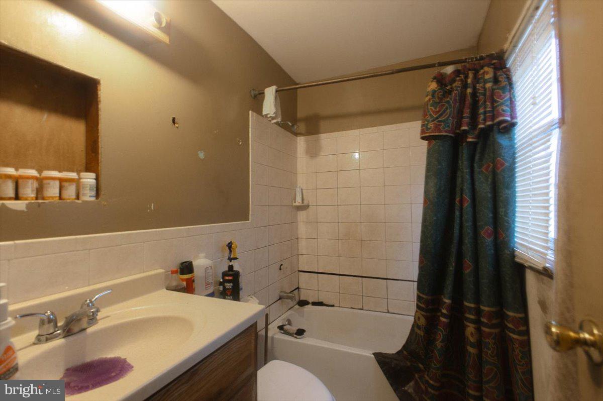 SNOWDEN OAKS - Residential