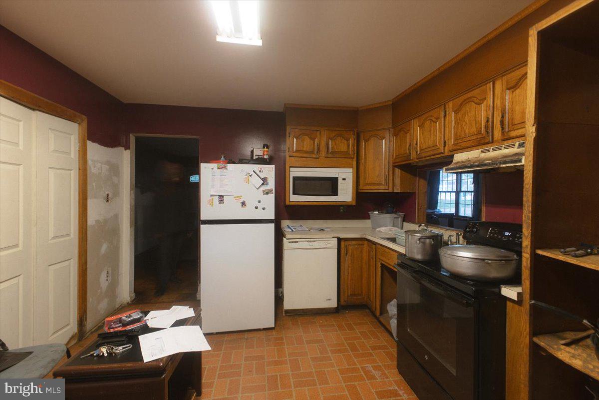 SNOWDEN OAKS - Residential