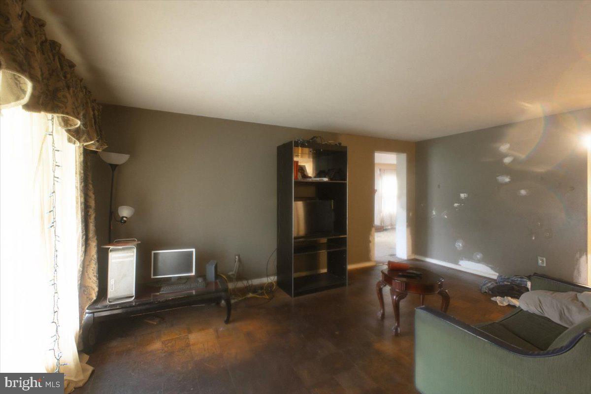 SNOWDEN OAKS - Residential