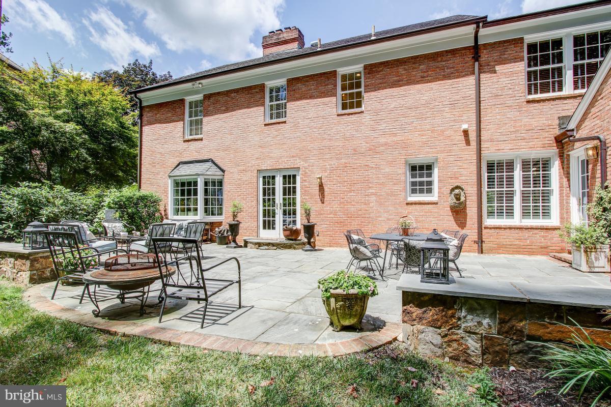 BANNOCKBURN ESTATES - Residential