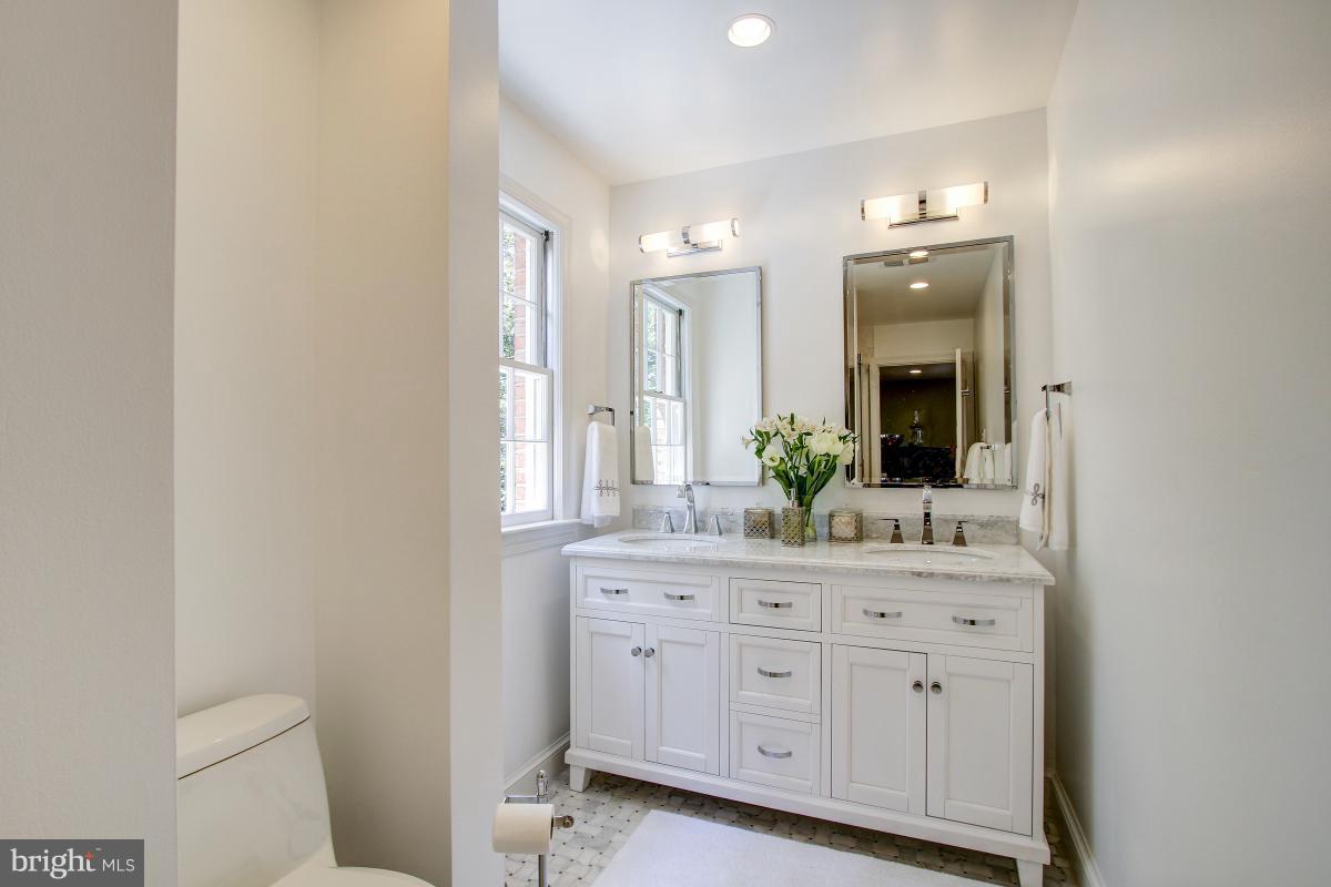 BANNOCKBURN ESTATES - Residential