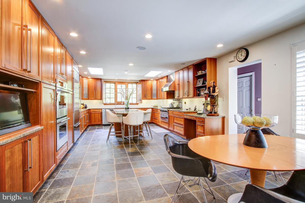 BANNOCKBURN ESTATES - Residential