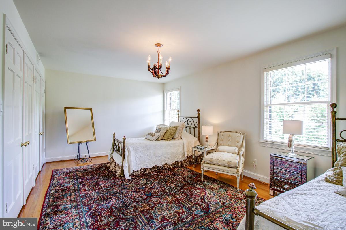 BANNOCKBURN ESTATES - Residential