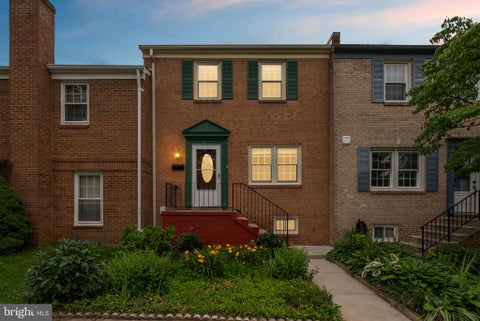 Townhouse For Sale - 14 Blue Silo Court<br/> GAITHERSBURG, MD 20878