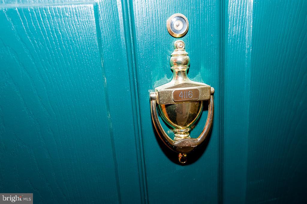 GATES OF MCLEAN - Residential Lease