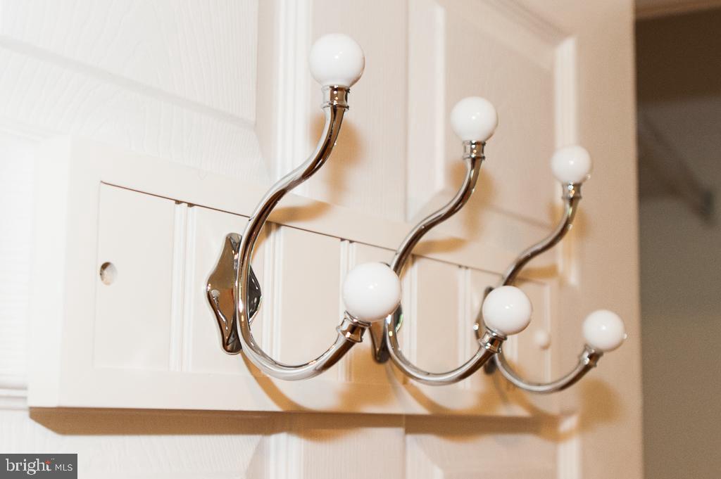 GATES OF MCLEAN - Residential Lease