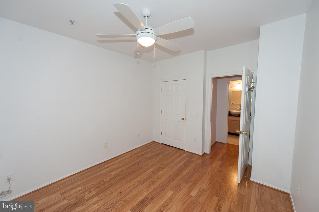 GATES OF MCLEAN - Residential Lease