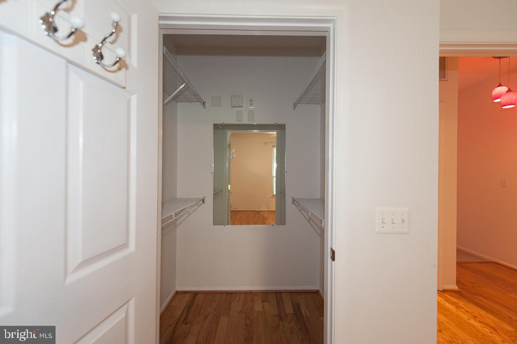 GATES OF MCLEAN - Residential Lease