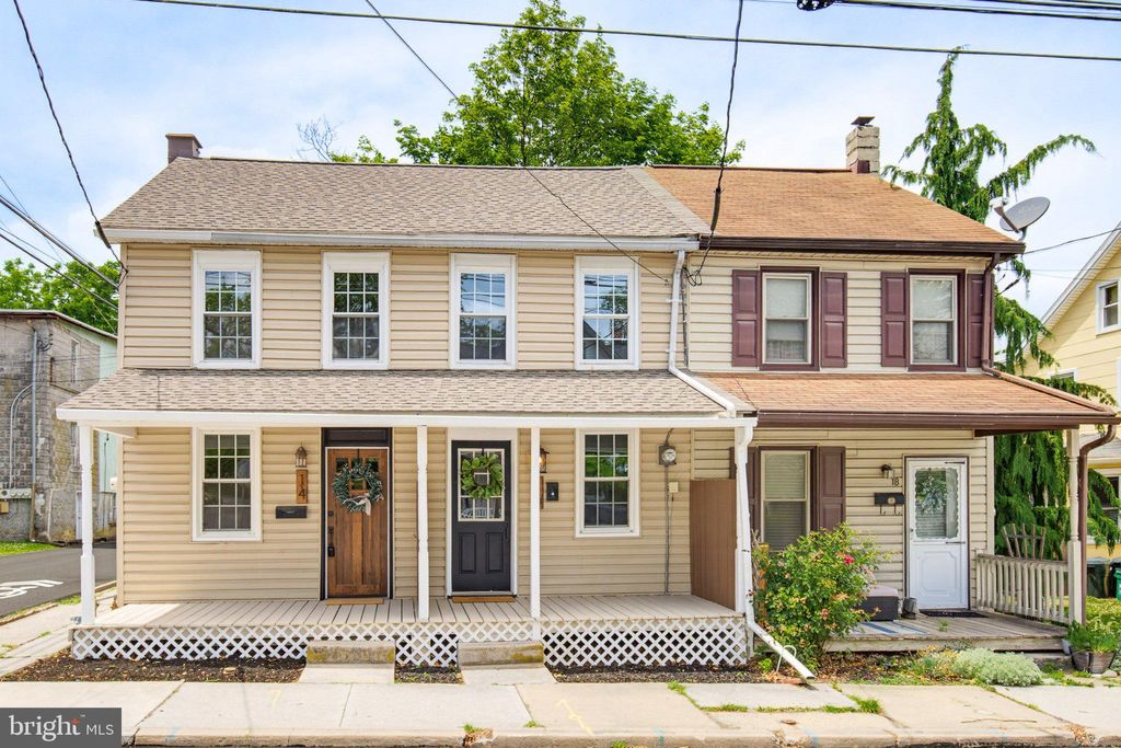 Photo of 16 N Locust Street, LITITZ, PA 17543 (MLS # PALA2089996)