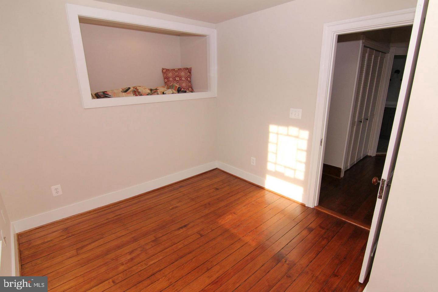 ASHBURN PLACE - Residential Lease