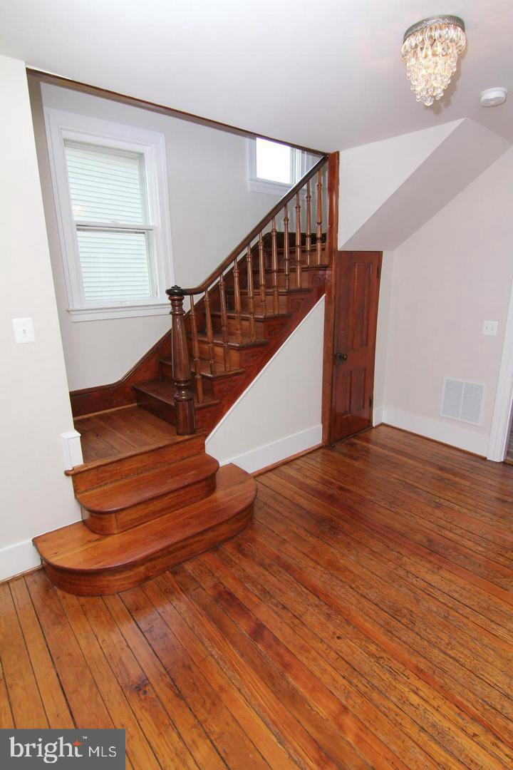 ASHBURN PLACE - Residential Lease