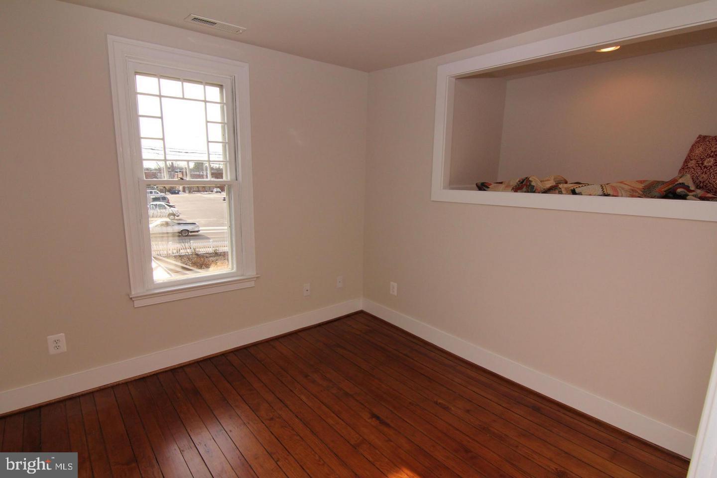 ASHBURN PLACE - Residential Lease