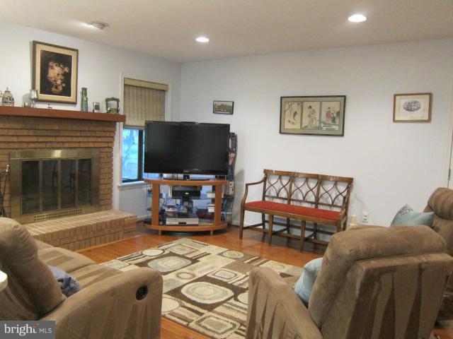 GALLOWS ESTATES - Residential